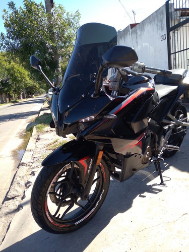 Bajaj Rouser Rs200