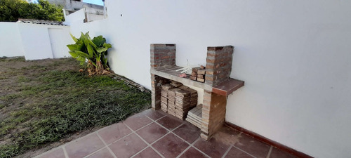Imagen 11 de 11 de Ayacucho - Machado Y Velazco 1617 - Casa 2 Dormitorios En Alquiler
