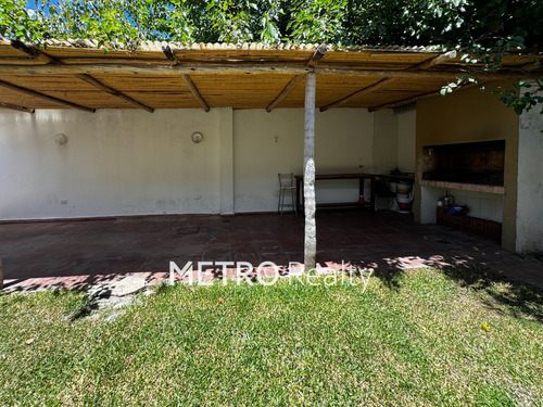 Casa En Venta 5 Ambientes En Don Torcuato Acepta Permuta Jardín Pileta Apto Crédito Parrilla Quincho