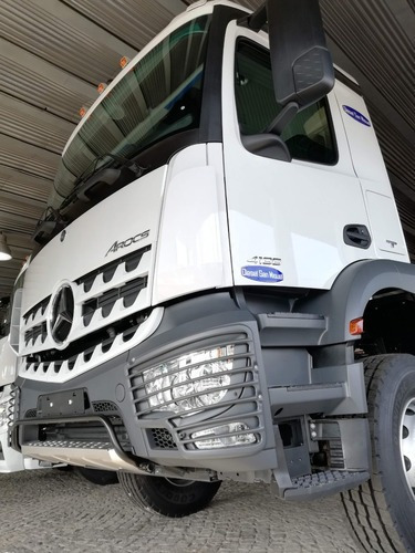 Mercedes Benz Arocs 4136 B/42 8x4 Blanco