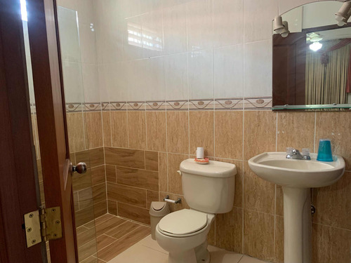 Casa Amplia Con 4 Habitaciones En Venta En Villa María