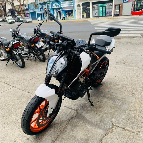 Imagen 8 de 18 de Ktm Duke 390 Impecable Permuto Dbm Motos