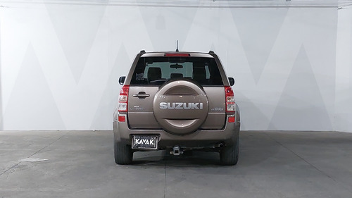 Suzuki Grand Vitara 2.4 L4 GLS AT 4WD