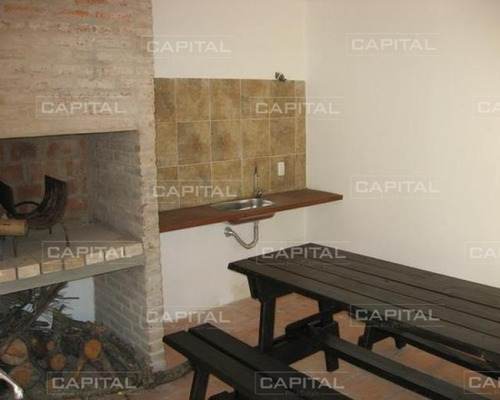 Muy Buena Propiedad En Parada 16 De Playa Mansa! - Ref: 24772