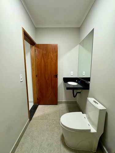 Linda Casa Térrea Com 3 Dormitórios