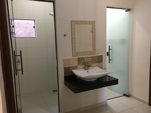 Chacara Lindissima Mogi Mirim, No Bairro São Marcelo, Area Total 2524m2, Area Util 201,3, Com 3 Banheiros, Suite, Campo De Futebol, Piscina Com Bar Anexado, Area De Descanso Com Lareira, Veja As Fotos
