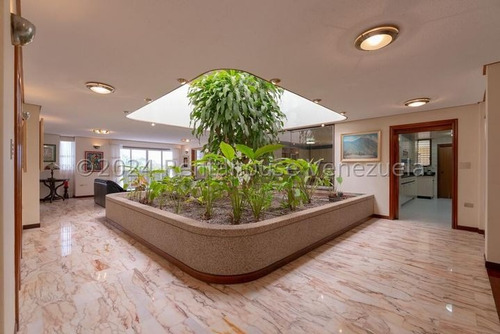 Casa En Venta En La Lagunita De 3 Niveles Con Ascensor Y Anexo Independiente 25-15159 Jc