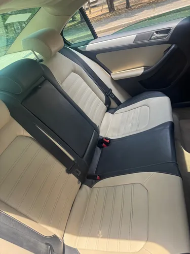 Volkswagen Jetta 2.5 Sport Tiptronic At