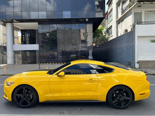 Imagen 2 de 12 de Ford Mustang 2015