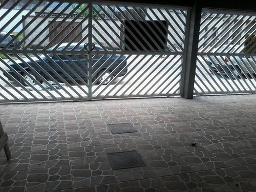 Imagem 2 de 30 de Imóvel Novo Tipo Casa Térrea Em Condominio Fechado Com Excelente Acabamento Com Azulejo Até O Teto Tanto Na Cozinha Como No Banheiro E Moldura De Gesso Nestes Dois Ambientes Janela De Alumínio Cor B
