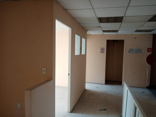 Bodega En Renta De 1200m2 En Total, Mezanine, Patio, Entrada Trailer
