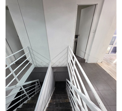 Moderno Local Comercial, Colindante Acceso Mall Vivo Imperio