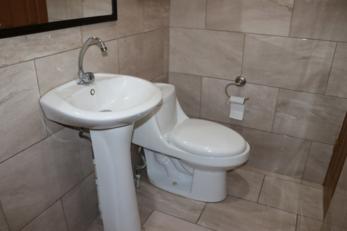 Imagen 19 de 20 de Alquila Casa En Alajuela Centro. Muy Céntrica Y Segura A 400mts Del Mercado. Casa En Perfectas Condiciones. Barrio Seguro. A 100mts De La Escuela Guatemala