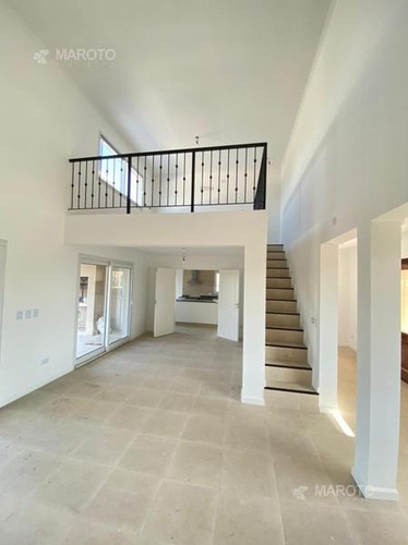 Imagen 6 de 30 de Casa Venta Canton Puerto - Maroto Propiedades