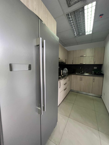 Se Vende O Alquila Chuao Oficina 318 Mts Aire Acondicionado