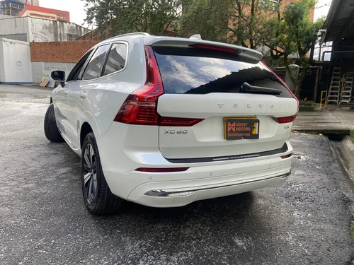 Volvo XC60 2.0 T8 Plus