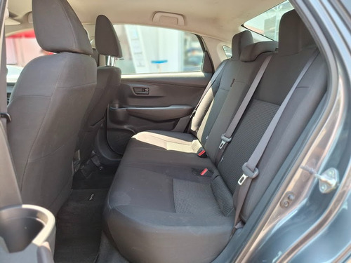 Toyota Yaris 1.5 5P Base At Cvt