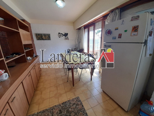 Imagen 20 de 30 de Casa 4 Amb + Depto 2 Amb -- Lote Propio - Excelente Ubicación