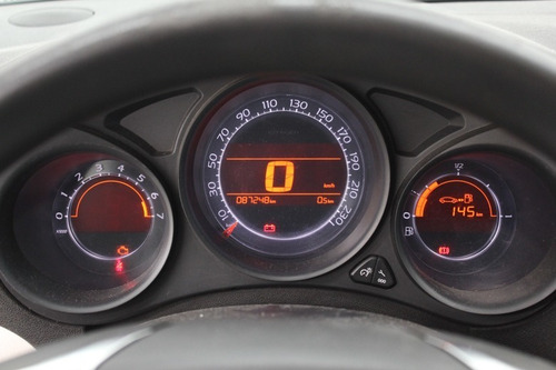 Imagen 10 de 11 de Citroen C4 Lounge 2.0 I 16v Origine 2015 La Plata 294