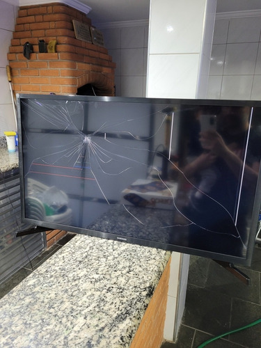 Imagem 5 de 6 de Tv Led Samsung 32 Tela Quebrada Para Retirada De Peças