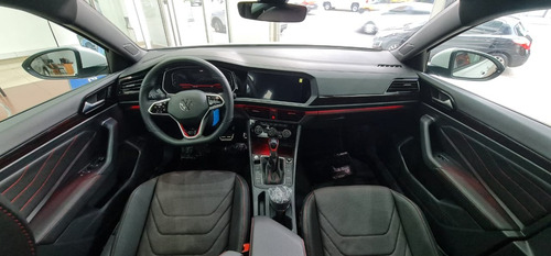 Imagen 6 de 25 de Volkswagen Vento 2023 2.0tsi Gli 230cv Dsg Entrega Inmediata