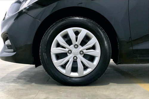 Imagen 9 de 25 de Hyundai Accent Sedan 4 Pts Gl, 16l, At, A/ac, Ve Del, R-15