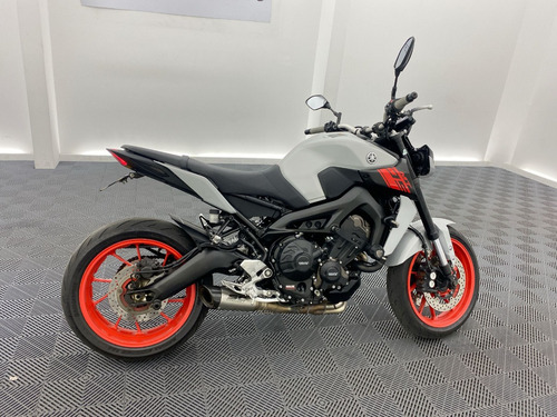 Imagen 10 de 25 de Yamaha Mt09