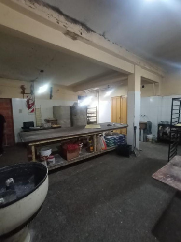 Local Esquinero Con Depósito Y Vivienda Ideal Para Fábrica, Taller O Comercio