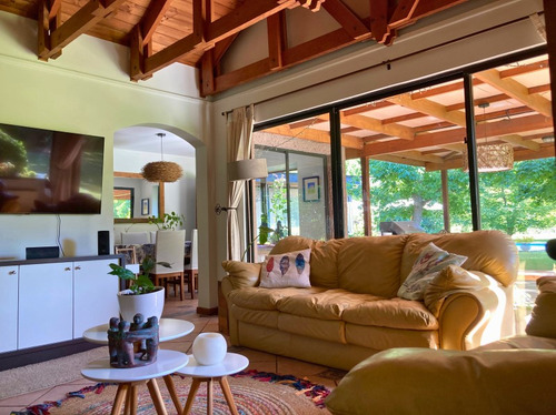 Parcela En Venta Con 2 Casas Y Amplio Quincho