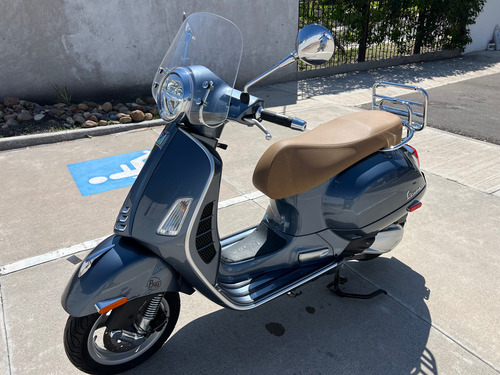 Vespa Gts 300