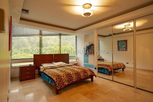 Imagen 14 de 25 de Mls #23-213 Único, Exclusivo E Inigualable Penthouse De Dos Niveles En La Mejor Ubicación De Los Chorros, Son Aproximadamente 1000 Mt 2 Con Excelente Distribución, Y De Un Gusto Impecable. Afm