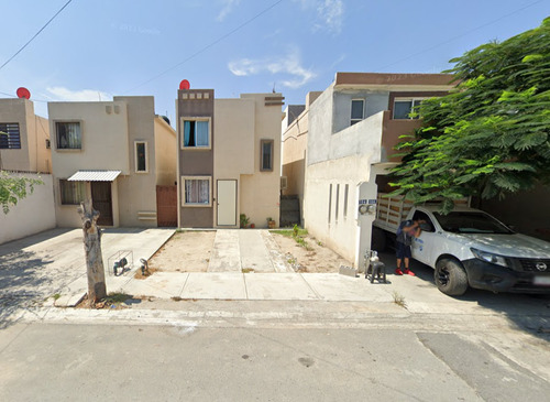 Gran Oportunidad De Inversión - Casa Economica En Venta - Casa Adjudicada C. Amapola 104, Privadas Del Sauce Sector Avellano, 66053 Cdad. Gral. Escobedo, N.l.