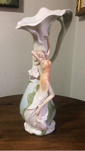 Vaso Porcelana Relevo Mulher 39cm