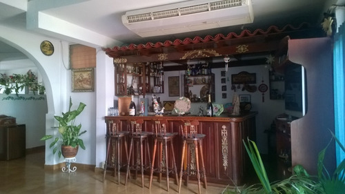 Imagen 9 de 15 de En Venta Amplia Y Cómoda Casa-quinta Con Salon De Fiesta En Urb Morro Iii- Lecheria