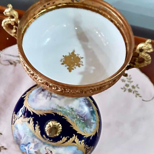 Antigua Caramelera De Porcelana Francesa Sevres