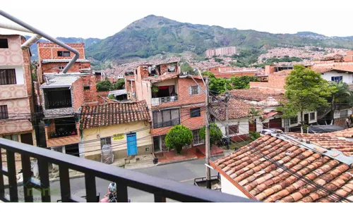 Casa En Venta En Barrio Mesa. Cod V12744