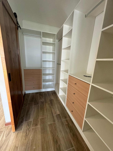 Amplia Y Moderna Casa 4d Y 3b En 5000 M2