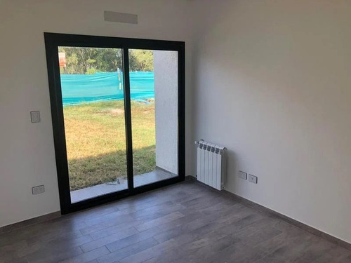 Imagen 28 de 30 de Magnifica Casa En Venta De 4 Ambientes En Barrio Santa Inés - Canning