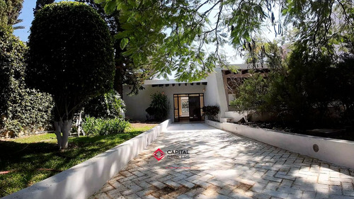 Casa De Lujo En Renta En Colinas De San Javier Con Alberca