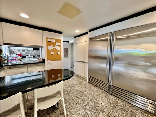 Se Vende Pb 400m2 + 400m2 Terraza 4h+s+e/5b/2p Lomas De Las Mercedes