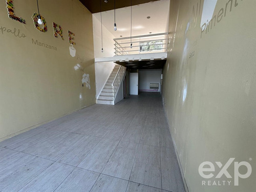 Arriendo Local Comercial Con Alto Trafico En Avda La Dehesa