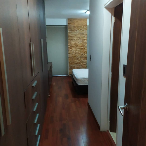 Imagen 8 de 14 de Apartamento Remodelado Con Balcon En Alquiler En Las Mercedes 120mts