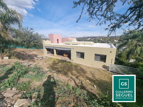 Casa En Venta De 4 Dormitorios + Escritorio Con Tremenda Vista Country 4 Hojas