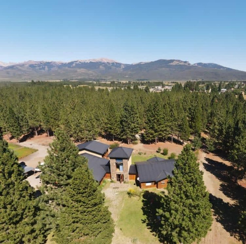 Hostería/ Hotel El Maitén, Chubut. Comarca Andina Paralelo 42° Lodge