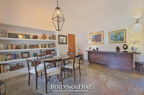 Casa - Playa Mansa 3 Dormitorios. Oportunidad- Ref: 667