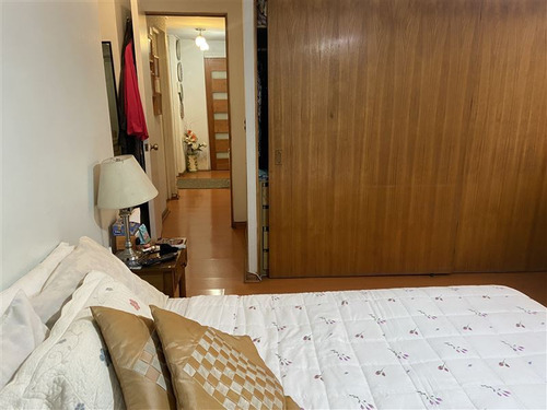 Departamento En Venta De 2 Dorm. En Las Condes