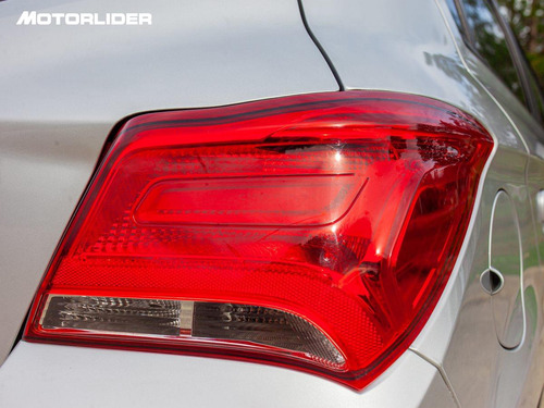 Imagen 20 de 25 de Chevrolet Onix Lt 1.0 Extra Full | Permuta / Financia