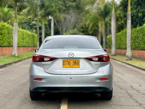 Mazda 3 Sedan Automático Con Cuero