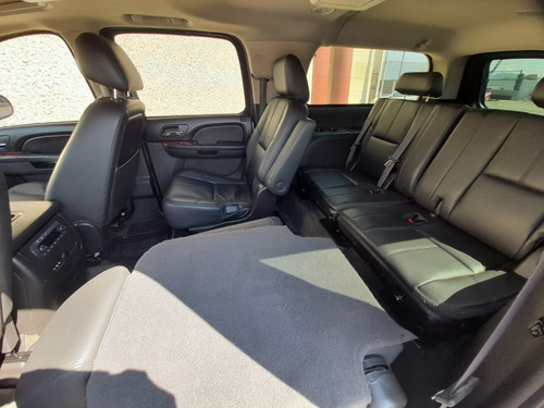 Imagen 11 de 15 de Chevrolet Suburban 2013