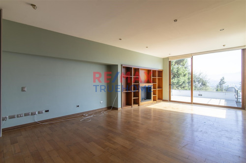 Casa En Venta De 6 Dorm. En Las Condes